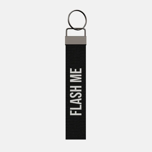 FLASH ME Keychain, front: FLASH ME in white print