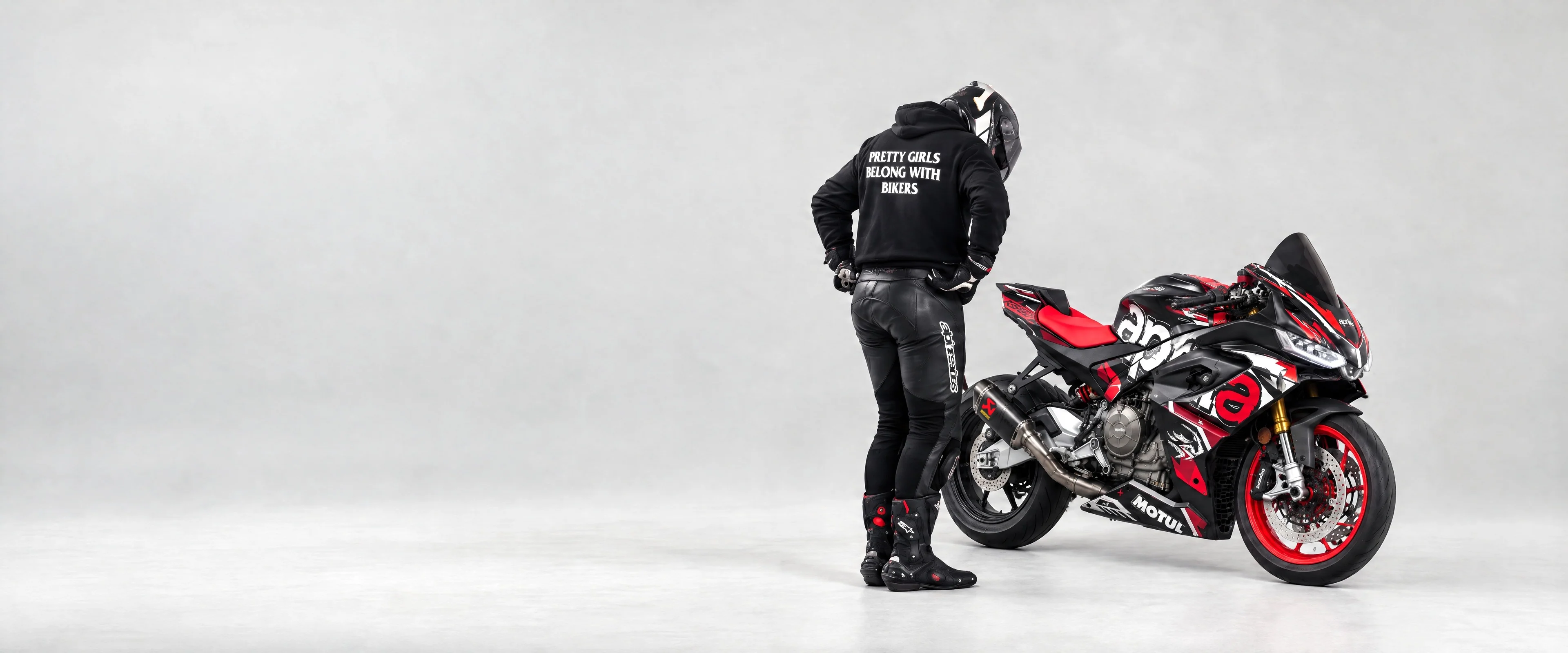 RUN IT LONDON studio shot