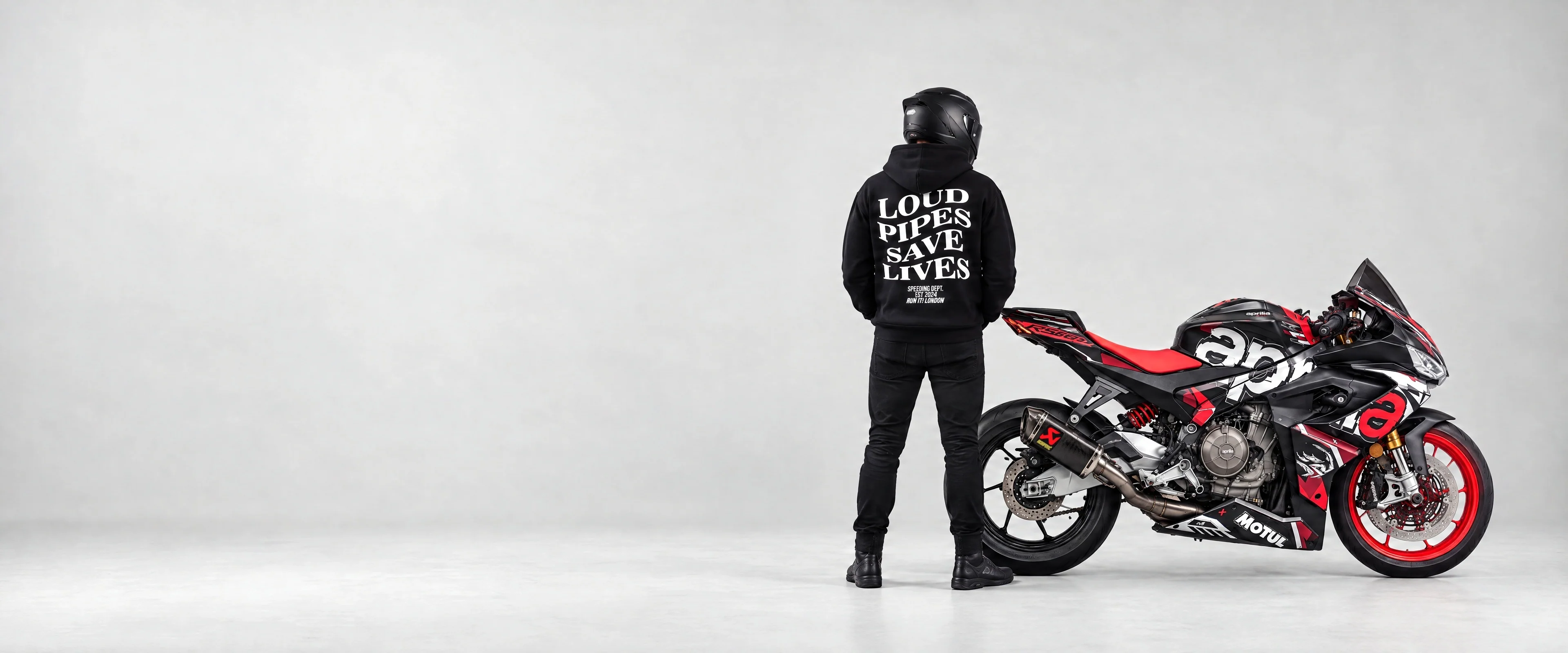 RUN IT LONDON studio shot