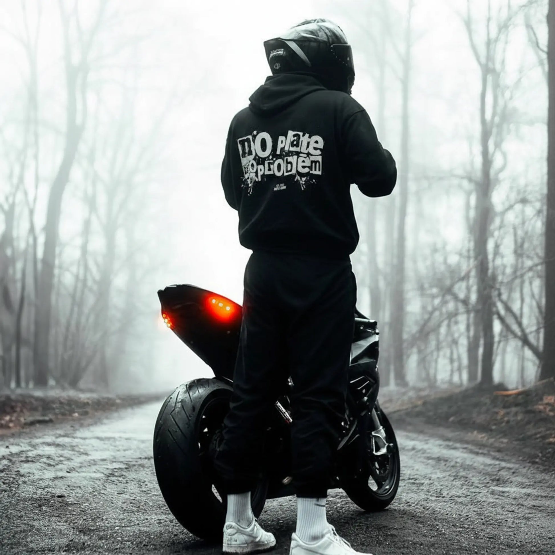 "NO PLATE NO PROBLEM" Hoodie RunIt!